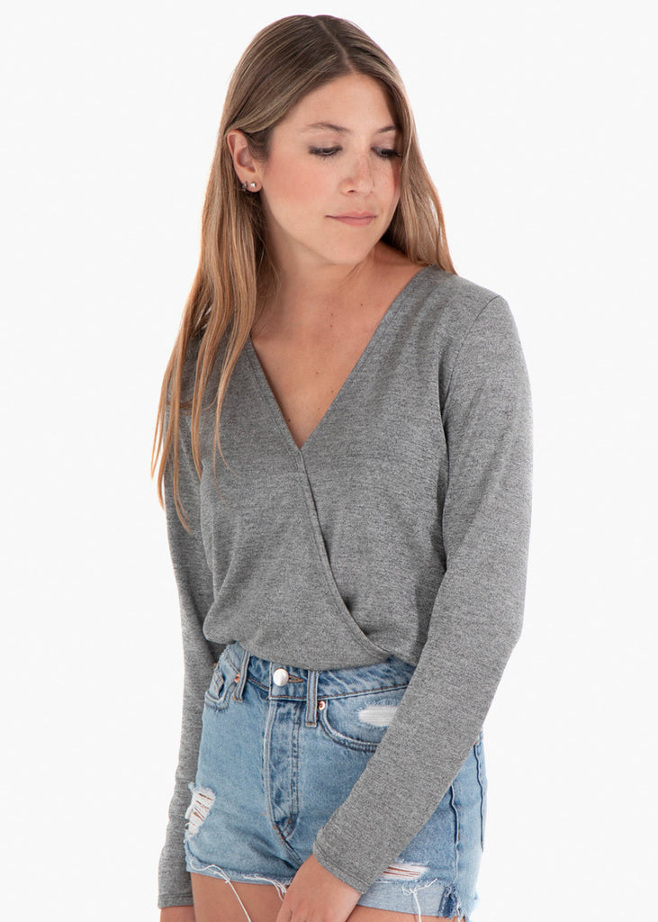 Blusa cruzada color gris para mujer - Flashy