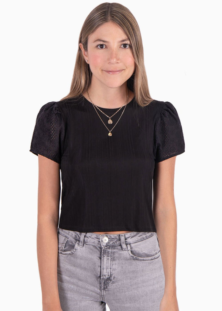 Blusa corta con recogido y mangas de ojalillo para mujer - Flashy
