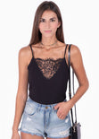 Blusa de tiras con encaje en escote para mujer - Flashy