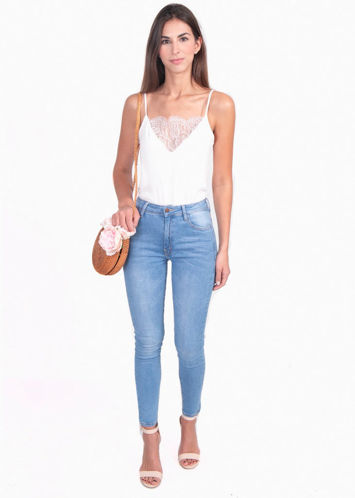 Blusa de tiras con encaje en escote para mujer - Flashy