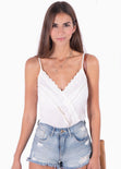 Blusa de tiras cruzada con detalle en escote para mujer - Flashy