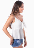 Blusa de tiras en ojalillo con anudado en escote para mujer - Flashy