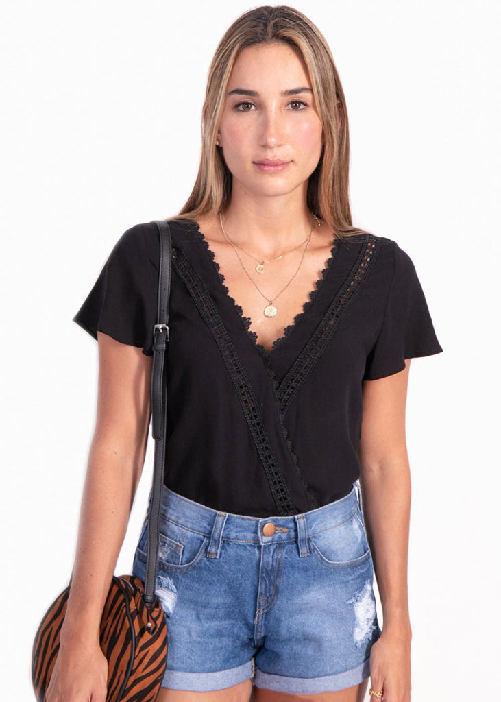 Blusa manga corta con bolillo en escote para mujer - Flashy