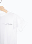 Camiseta estampada con encaje en mangas y bordado "Somewhere" para mujer - Flashy