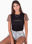 Camiseta estampada con mangas de animal print para mujer - Flashy