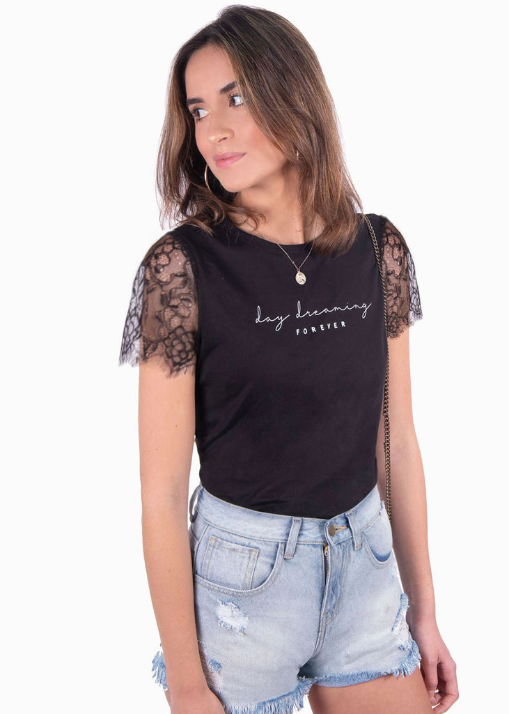 Camiseta estampada con mangas de encaje "Day dreaming forever" para mujer - Flashy