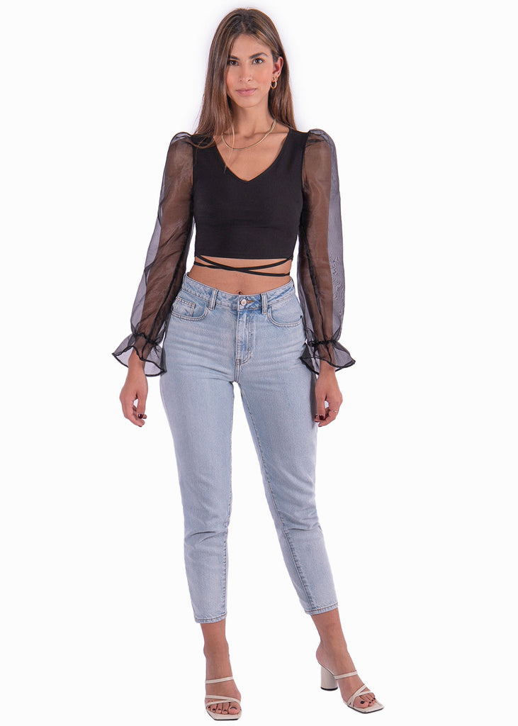 Crop top con cuello en v, mangas en transparencia y cruce en el abdomen color negro para mujer - Flashy