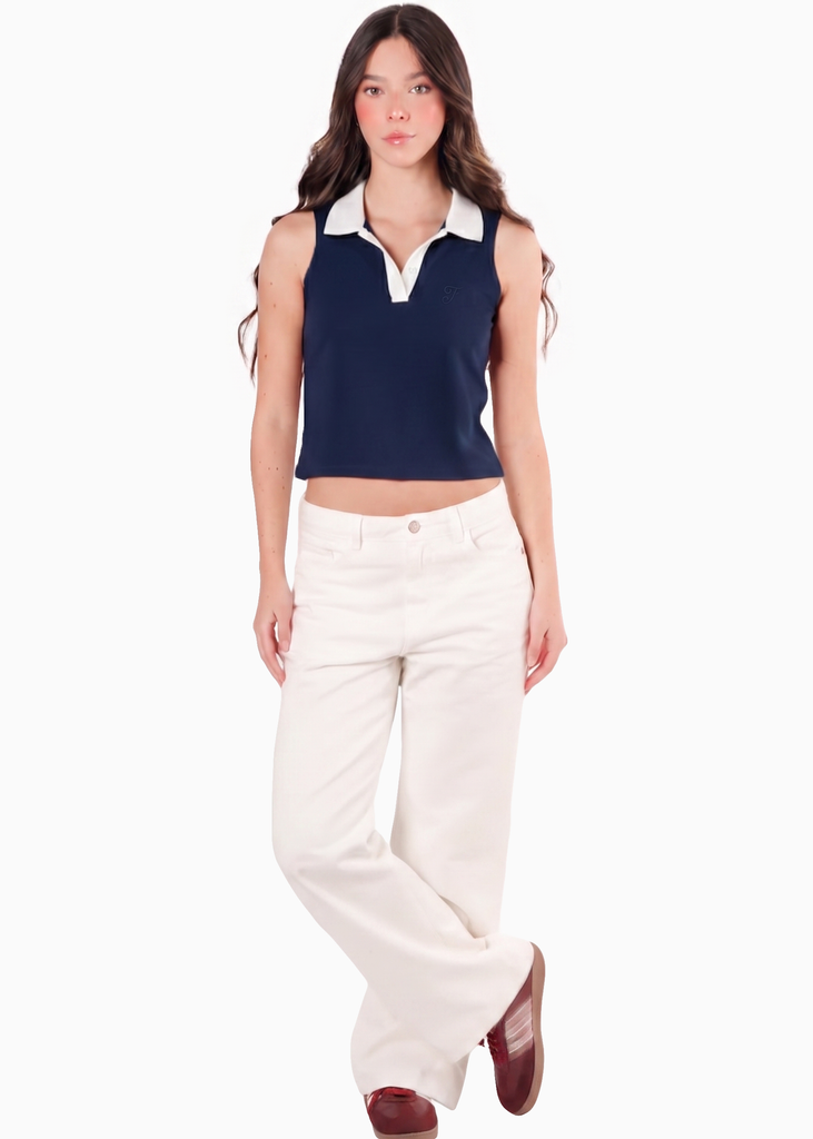 Blusa bordada sin mangas y cuello en contrastes de color azul - ECUADOR
