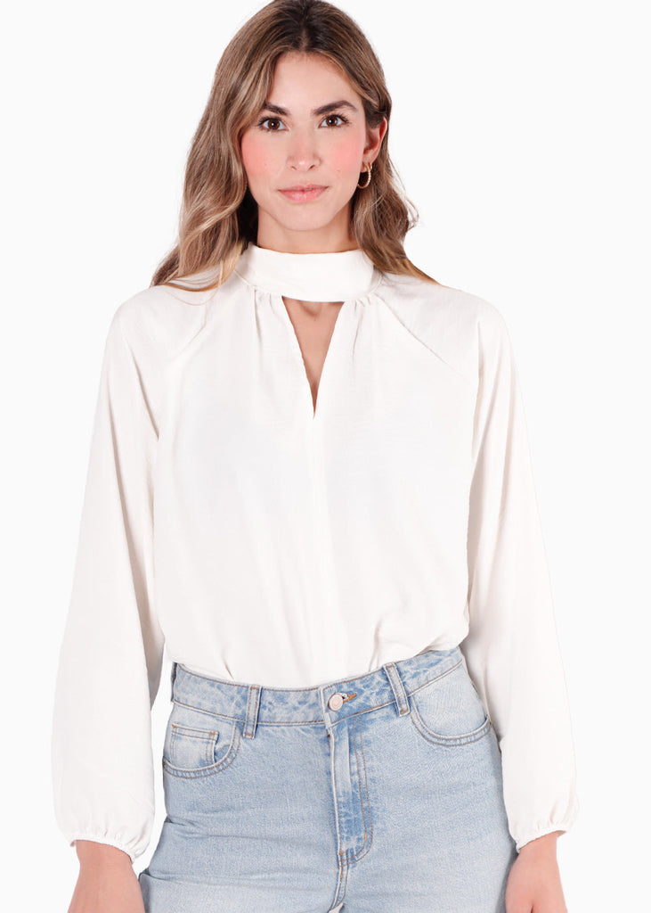 Blusa con cuello alto y mangas largas con volumen color blanco, marfil para mujer - Flashy