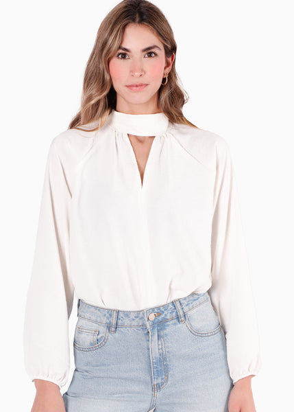 Blusa con cuello alto y mangas largas con volumen color blanco, marfil para mujer - Flashy