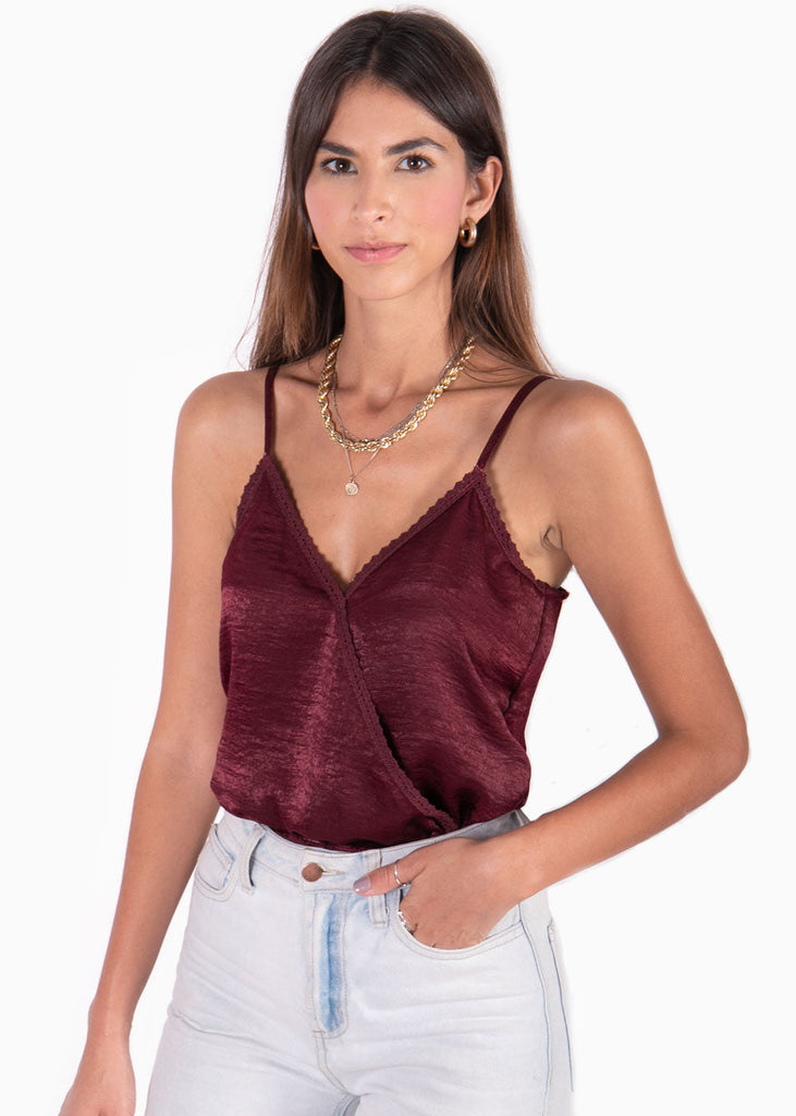 Blusa con escote cruzado y encaje color vino para mujer - Flashy