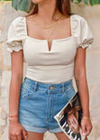 Blusa con escote en v y mangas embombadas color blanco, marfil para mujer - Flashy
