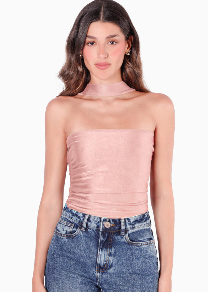 Blusa con leve recogido en costados y cuello tipo gargantilla color rosado para mujer - Flashy