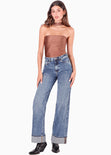 Blusa con leve recogido en costados y cuello tipo gargantilla color café para mujer - Flashy