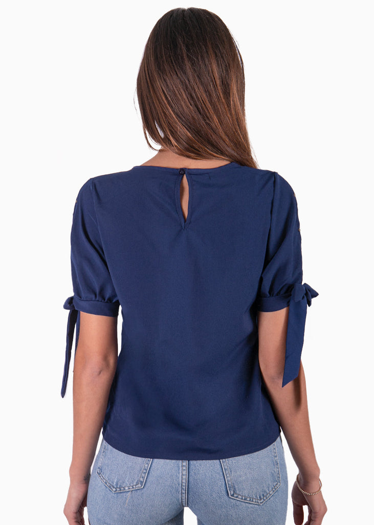 Blusa con perlas y anudados en mangas color azul para mujer - Flashy