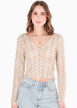 Blusa corta manga larga con botones color beige para mujer - Flashy
