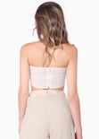 Blusa corta strapless de ojalillo color blanco, marfil para mujer - Flashy