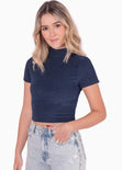 Blusa crop manga corta con cuello alto color azul para mujer - Flashy