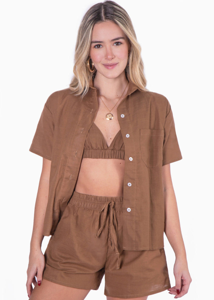 Blusa de botones manga corta color café para mujer - Flashy