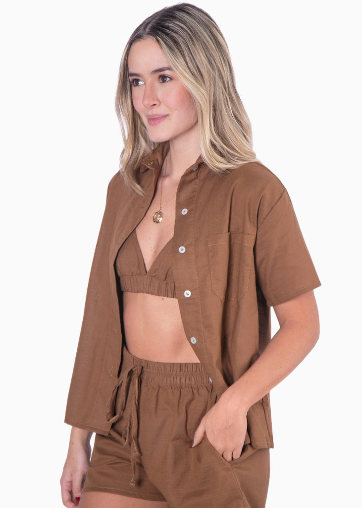 Blusa de botones manga corta color café para mujer - Flashy