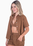Blusa de botones manga corta color café para mujer - Flashy