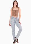 Blusa de tiras con ojaletes y tipo gamuza - KARENINA.CAMEL