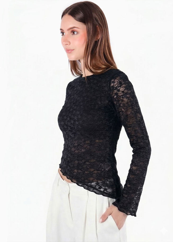 Blusa en encaje con manga campana y ruedo asimetrico - SEGOVIA.NEGRO