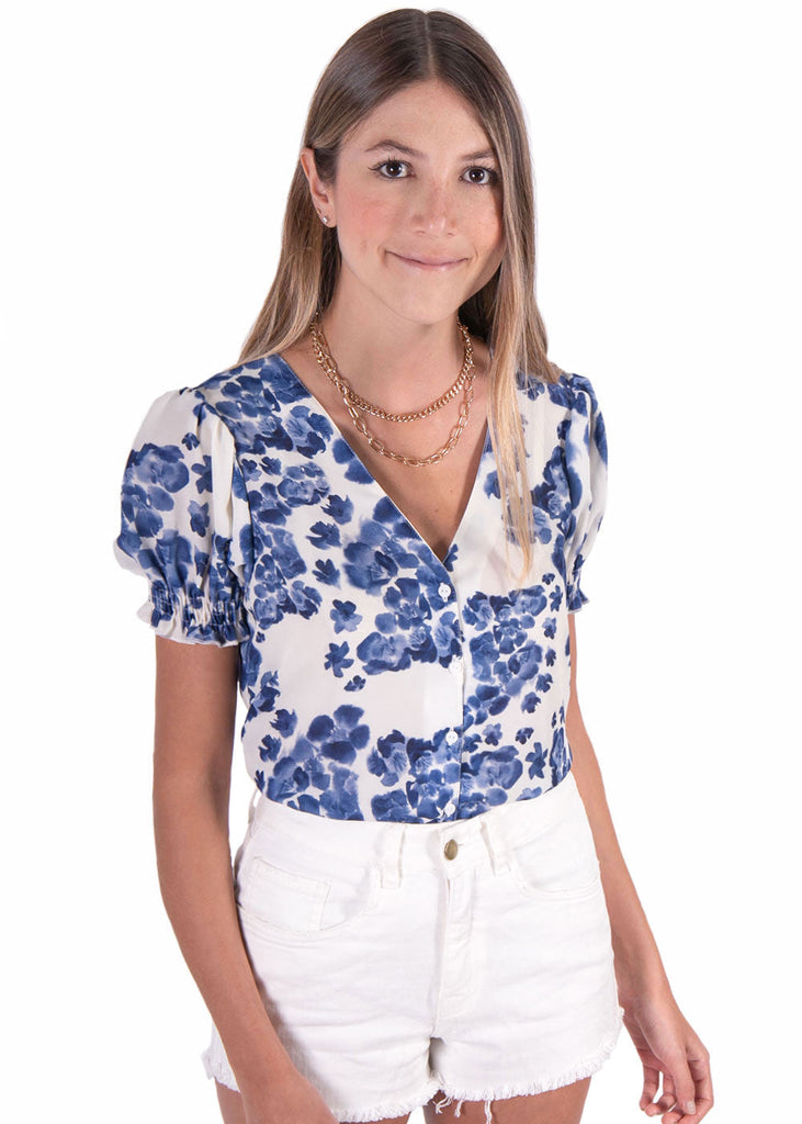 Blusa manga corta, con botones y estampado de flores color blanco para mujer - Flashy