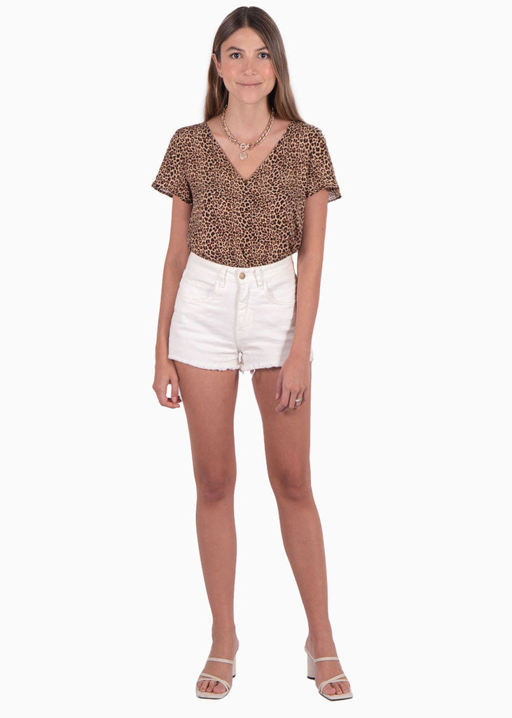Blusa manga corta con estampado de animal print y escote cruzado color café para mujer - Flashy