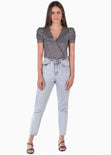 Blusa manga corta con recogido y escote en v color gris para mujer - Flashy