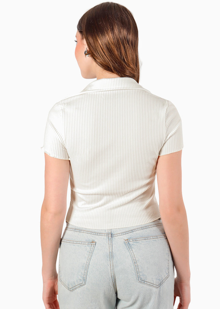 Blusa manga corta polo con cuello y perilla - ORQUIDEA.MARFIL