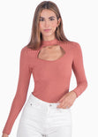 Blusa manga larga con abertura cut out en escote color terracota para mujer - Flashy