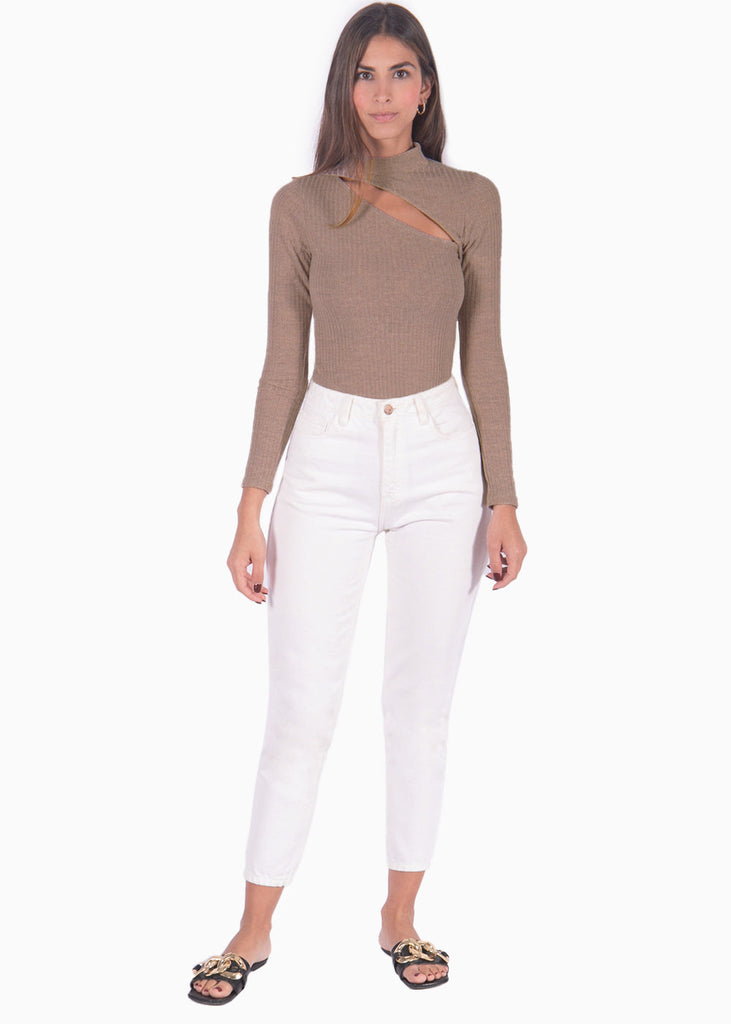 Blusa manga larga con corte diagonal en escote color beige, café para mujer - Flashy