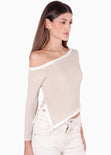 Blusa manga larga con cortes en contraste y abertura en costado color beige para mujer - Flashy