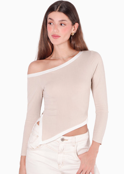 Blusa manga larga con cortes en contraste y abertura en costado color beige para mujer - Flashy