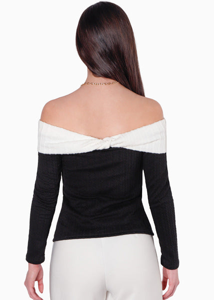 Blusa manga larga con cuello bandeja en contraste y entorchado en espalda color negro para mujer - Flashy