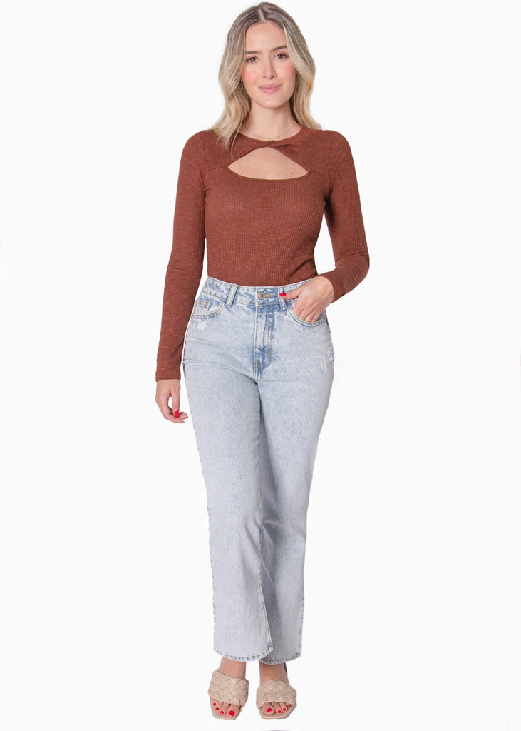 Blusa manga larga con cut out en el escote color café para mujer - Flashy