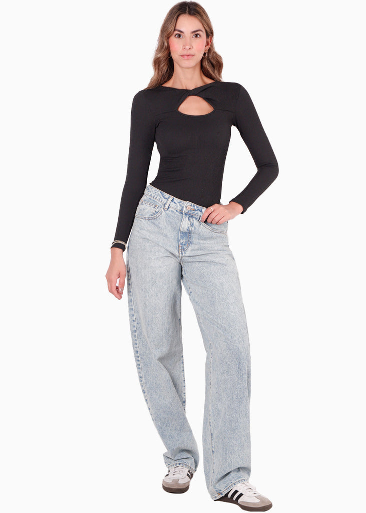Blusa manga larga con entorchado en frente color negro para mujer - Flashy