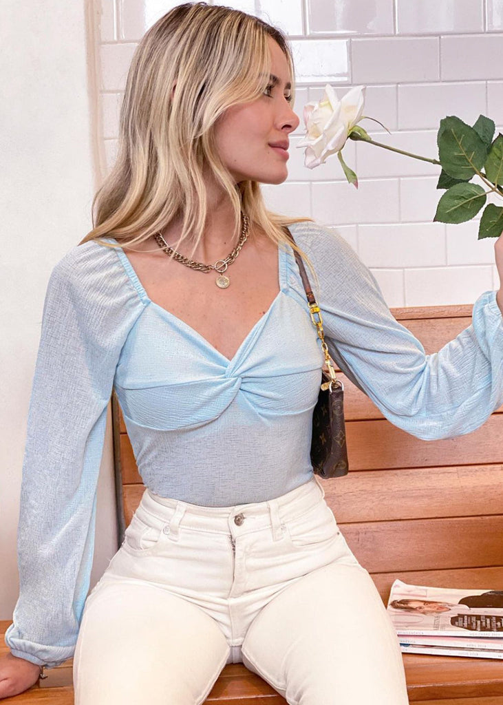 Blusa manga larga con escote entorchado color azul para mujer - Flashy