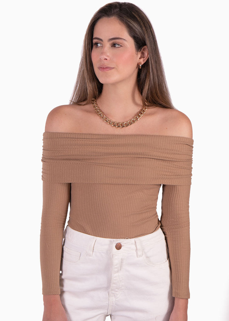 Blusa manga larga con escote off shoulder color beige para mujer - Flashy