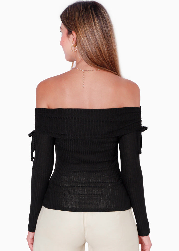 Blusa manga larga con escote off shoulder y recogidos en manga color negro para mujer - Flashy