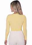 Blusa manga larga con herraje de aro en escote y aberturas en costados color amarillo para mujer - Flashy