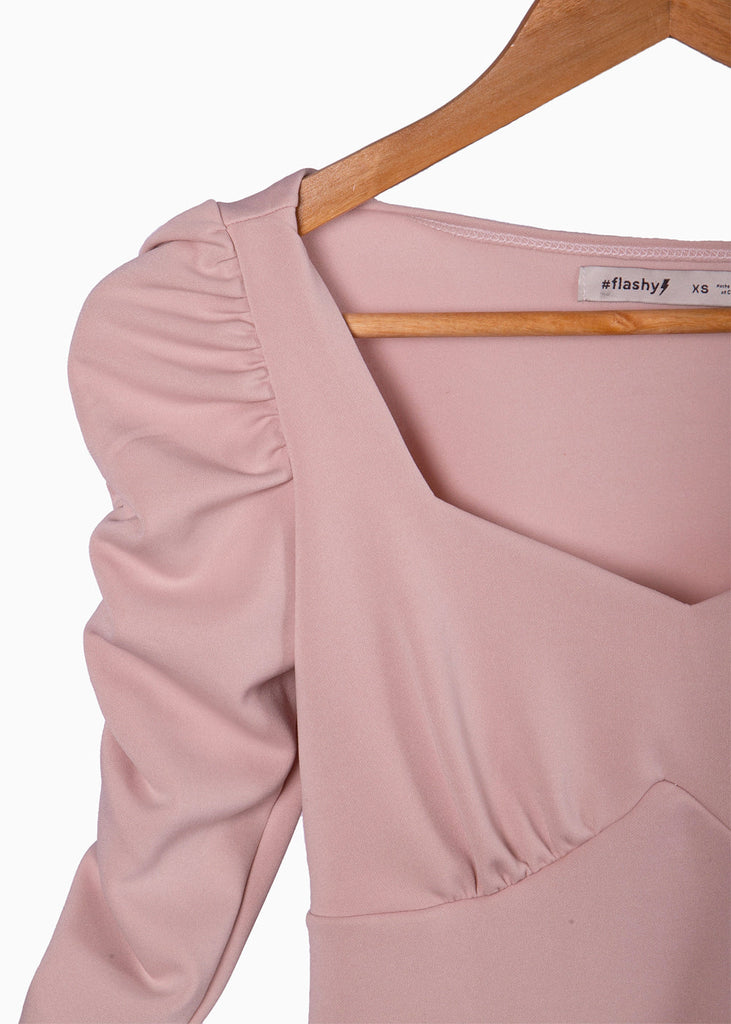 Blusa manga larga con recogido y escote corazon color rosado para mujer - Flashy
