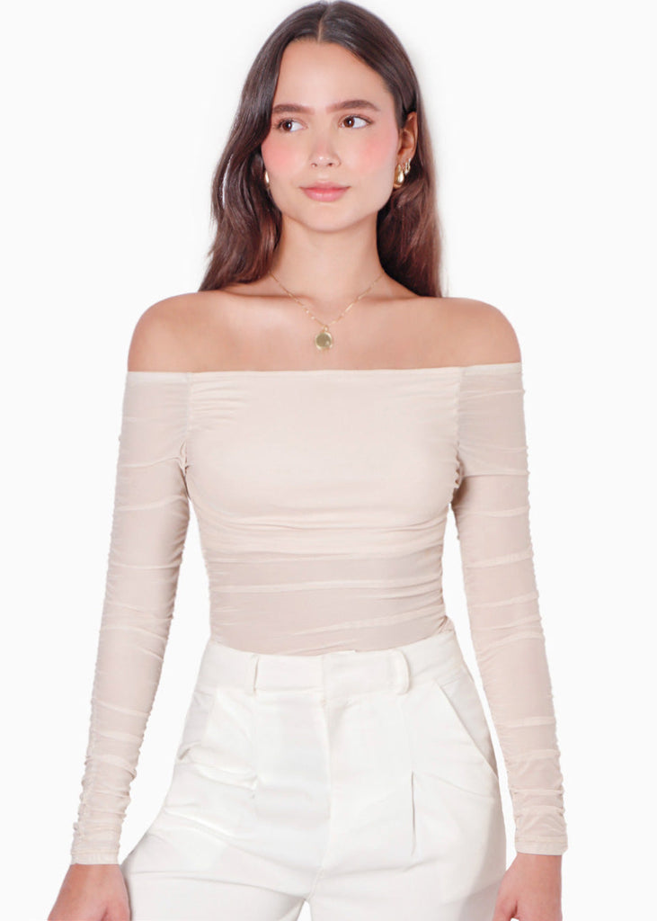 Blusa manga larga de malla con escote off shoulder color beige para mujer - Flashy