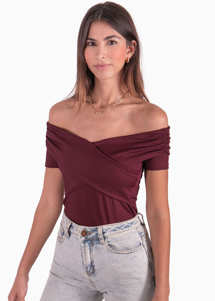 Blusa off shoulder con cruce en escote color vino para mujer - Flashy