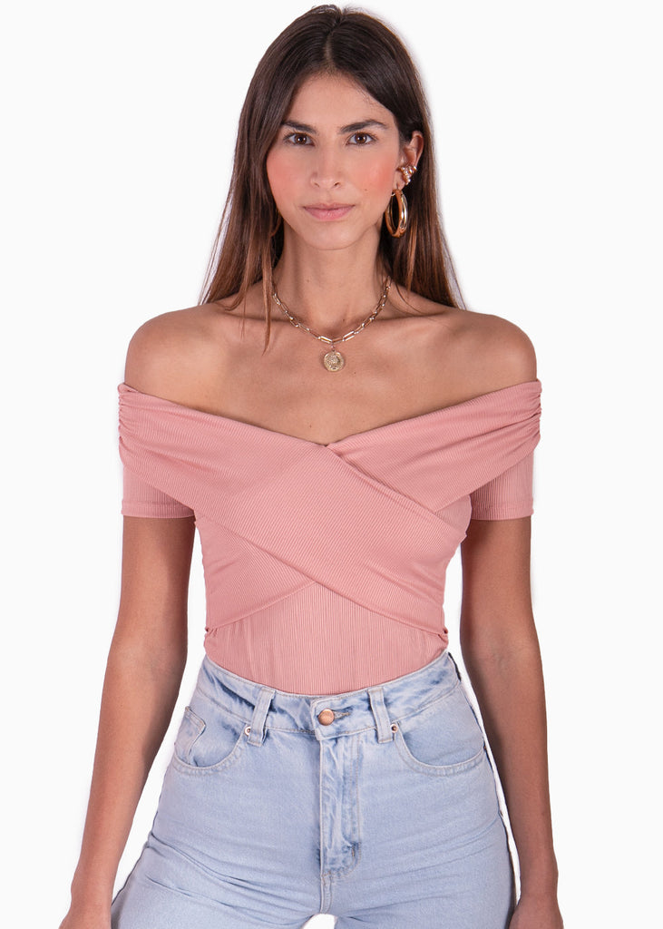 Blusa off shoulder con cruce en escote color rosado para mujer - Flashy