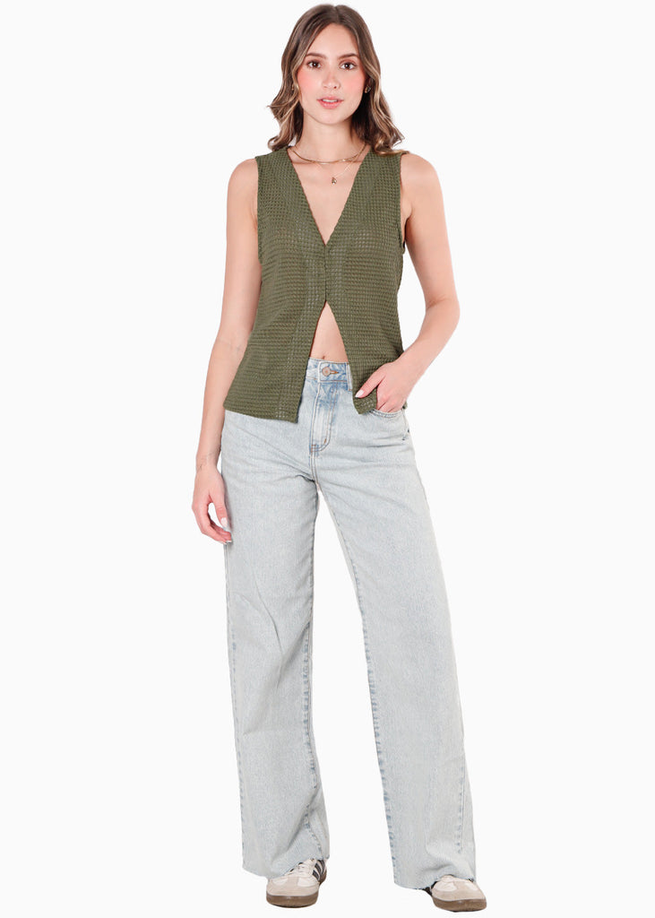 Blusa sin mangas con broches en frente y abertura color verde para mujer - Flashy