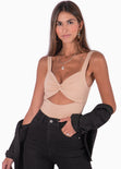 Body de tiras con escote entorchado y abertura color beige para mujer - Flashy