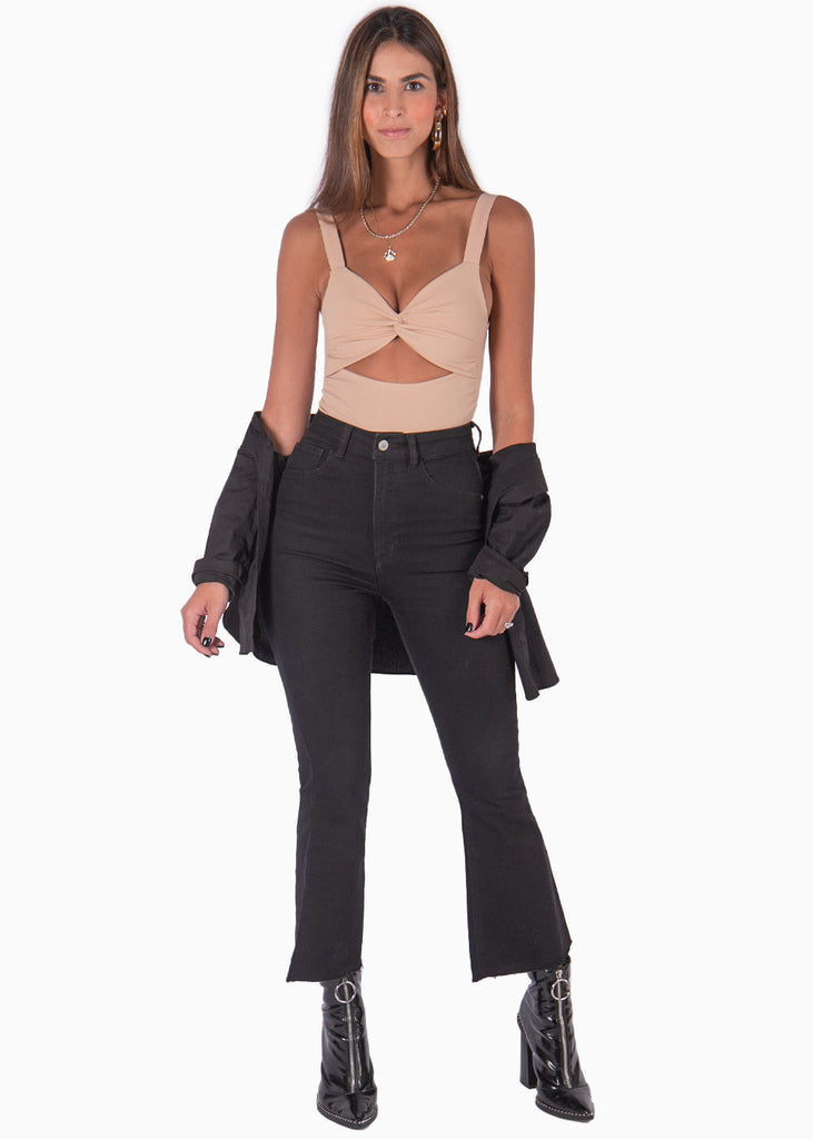 Body de tiras con escote entorchado y abertura color beige para mujer - Flashy