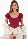 Body manga corta con escote cuadrado color vino para mujer - Flashy